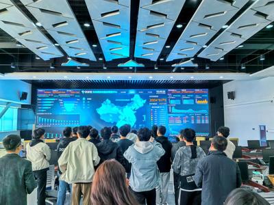 信息与控制工程学院赴特来电新能源股份开展技术研发交流活动